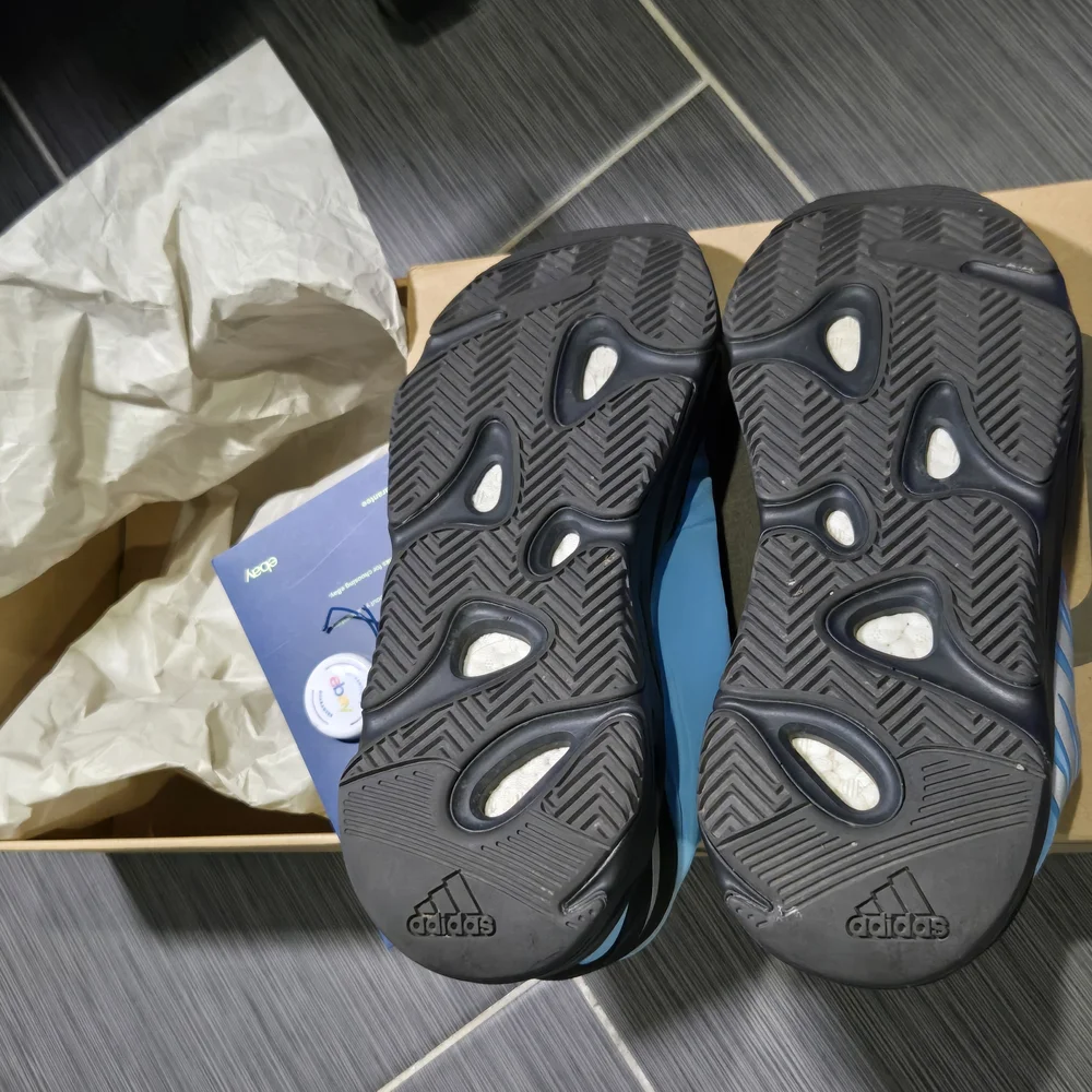 Adidas Yeezy Boost 700 V3 Sneakers in Blue and Black - Picture 3 of 4